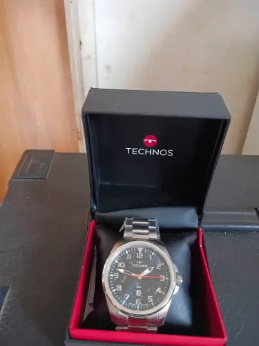 Relogio technos novo prateado original troco em celular novo em boas condiçoes pra vender