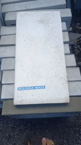 Borda Piscina Peito de Pombo 50x25cm só R$28,99
