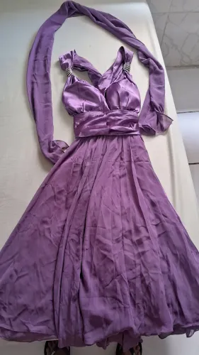 Vende-se vestido para festa