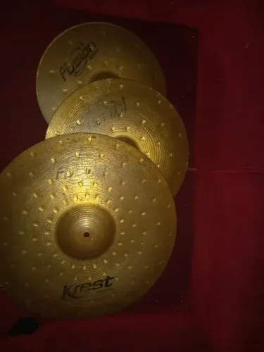 Pratos de bateria Krest Fusion 900,00 reais no pix