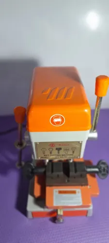 Maquina Copiadora de chaves/ Pantografica
