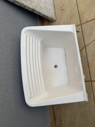 Tanque de Área de Serviço em Cerâmica/Louça Branco
