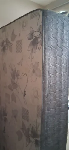 Cama box.em bom estado