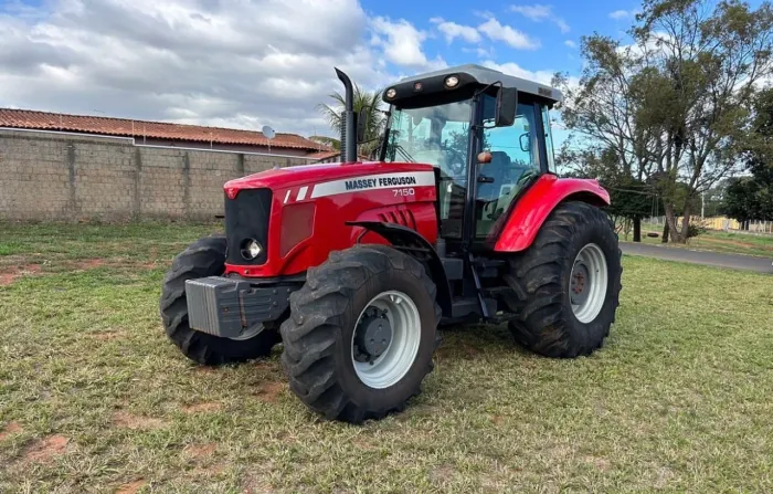 TRATOR MASSEY FERGUSON *