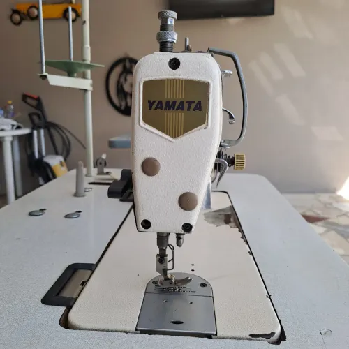 Máquina de costura industrial yamata