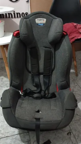Cadeirinha de carro seminova
