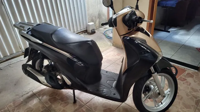 Sh 150 cc da Honda automática pouco rodado e nunca lavou em lava-jato