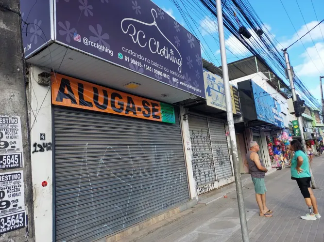 ALUGA-SE LOJA AV.PRES KENNEDY 1842 BEM NO CORAÇÃO DE PEIXINHOS OLINDA-PE