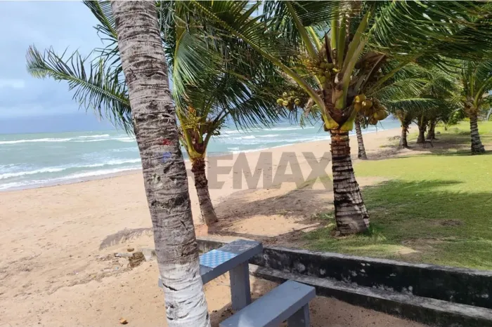 Casa em Condomínio fechado , com 468 m² de área total com possibilidade de ampliação de à