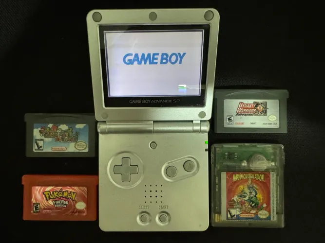Game Boy Advance SP + 2 jogos originais (leia a descrição)