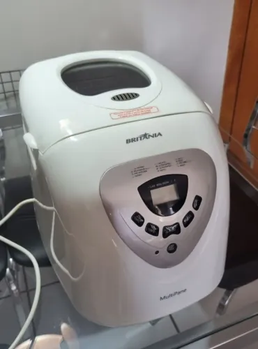Vendo máquina de pão, pouco usada!