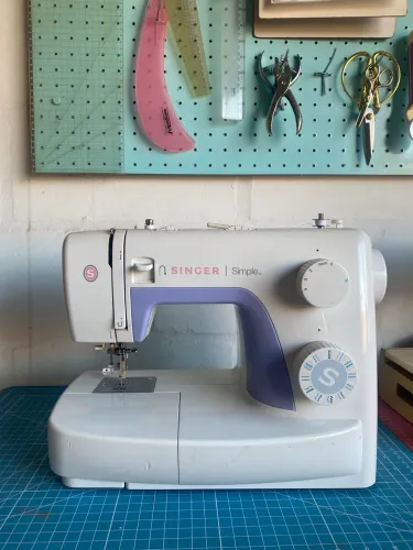 Máquina de Costura Singer Simple 3232