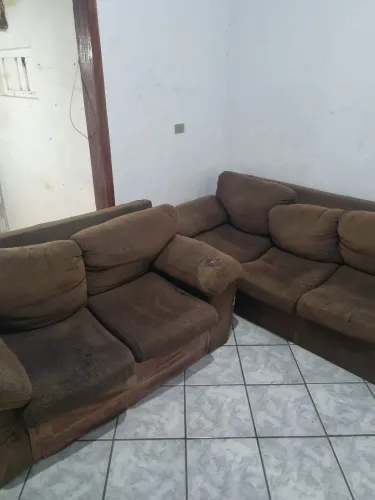 Vendo sofá de 02 e 03 lugares!!