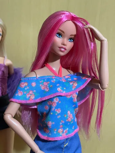 Boneca Barbie cabelo rosa odile