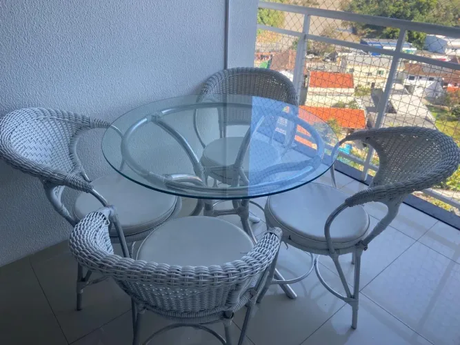 Mesa de Vidro 4 cadeiras - Varanda