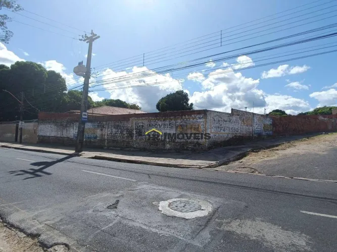 Aluguel de Terreno 1.000 m² Ótima Localização e Fácil Acesso