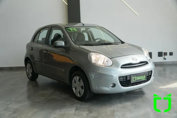 Nissan March S 1.0 12V Flex 5P 2014