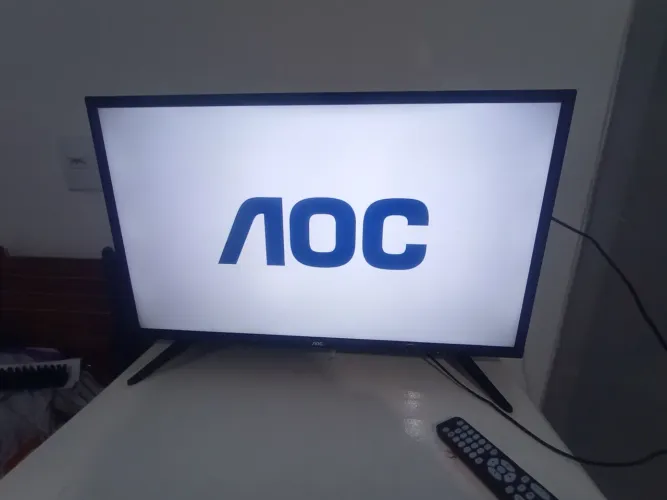 Vende-se tv com defeito de configuração