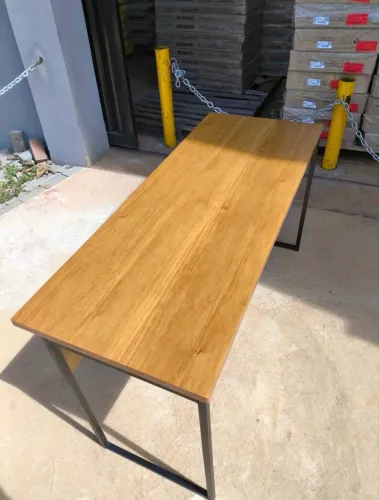 MESA DE ESCRITÓRIO DE MDF