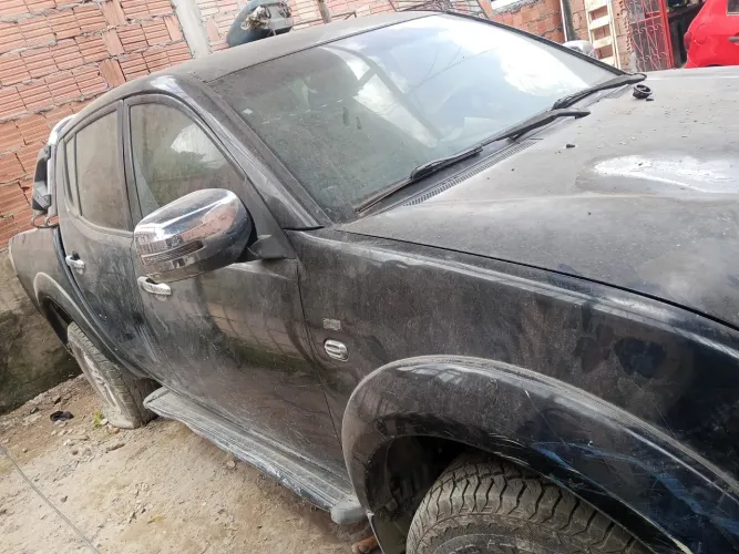 Mitsubishi L200 Triton HPE 3.2 CD TB Int.diesel AUT 2015