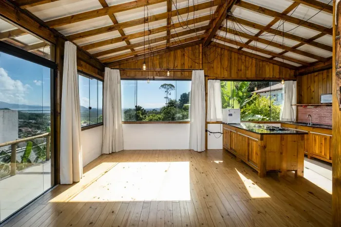 Casa Refúgio exclusivo com vista permanente para as montanhas em Santo Antônio de Lisboa |