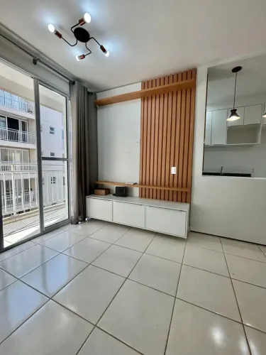 ESTILO GOLF - 2 Quartos (1 suíte) - Próx Av das Torres - Modulados e Splits