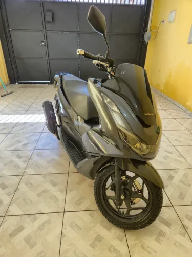 Honda PCX 2024 | 23.000 km | Pneus Novos | Revisada | R$ 18.000