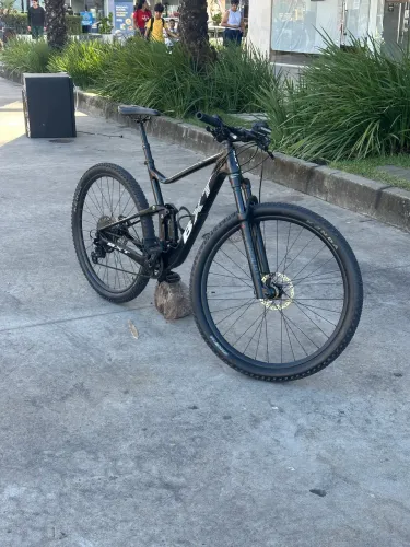 Bike full suspencion Carbono 
