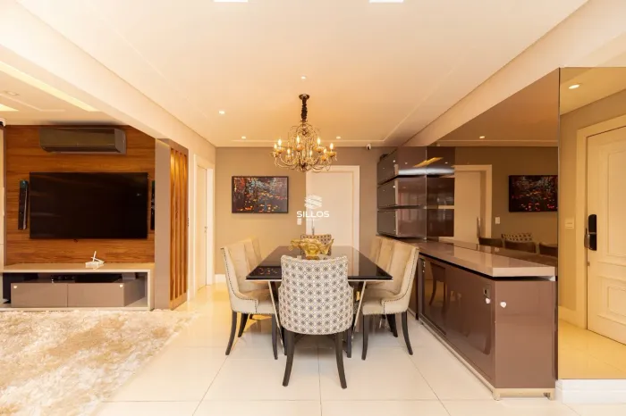 Apartamento à venda com 3 quartos no Bigorrilho em Curitiba