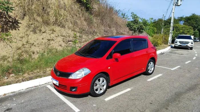 Nissan Tiida SL 1.8/1.8 Flex 16V Aut. 2013