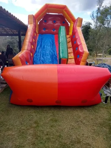 Tobogã inflável