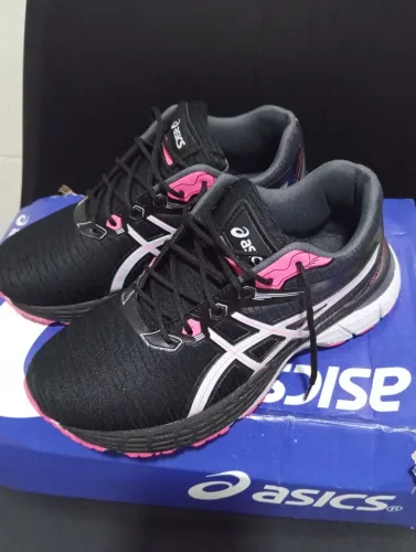 Tênis Asics 