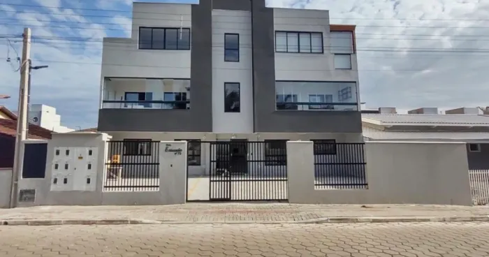 Alugo apartamento na praia
