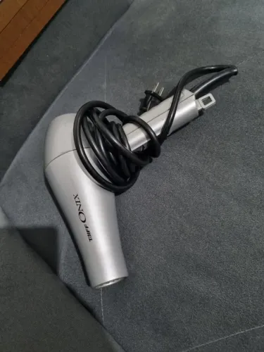 Secador de cabelo portátil (secador de cabelo elétrico) - Usado