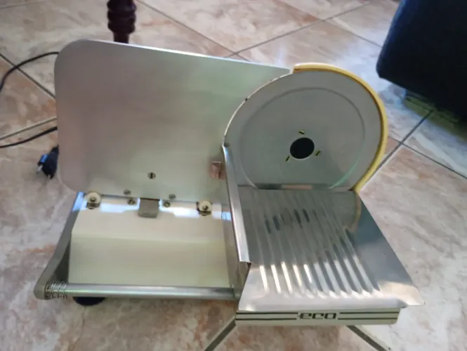 Máquina de cortar frios eco