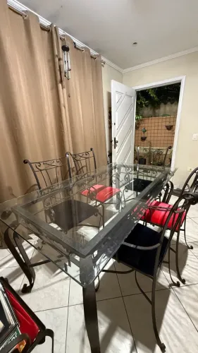 Mesa de Jantar com 6 Cadeiras - Ferro e Vidro