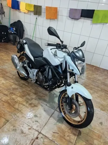 Honda CB 300R 2012 - Revisada e Pronta para Rodar!