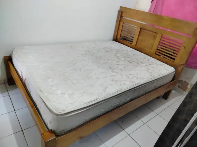 Vendo uma cama Onix de casal