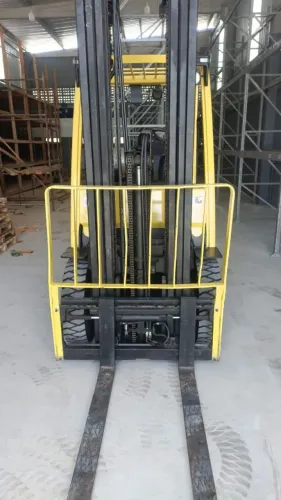 Empilhadeira Marca Hyster 2.5 Toneladas