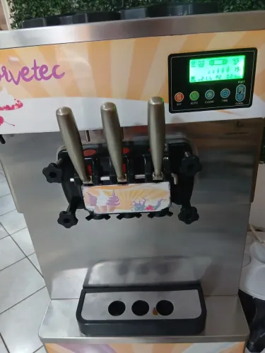 Maquina sorvetec