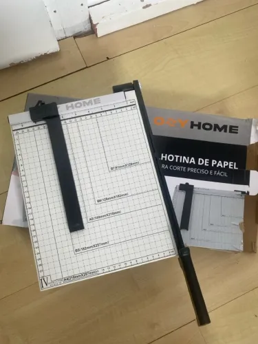 Guilhotina para corte de papel