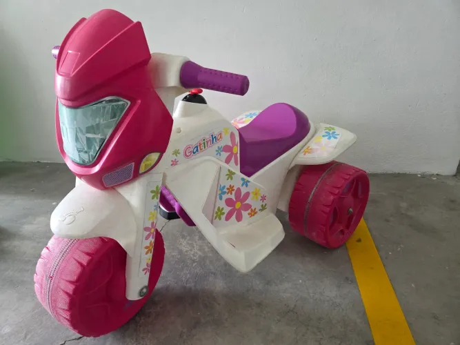Moto Elétrica Infantil Gatinha _ 2 Marchas _ Bandeirante