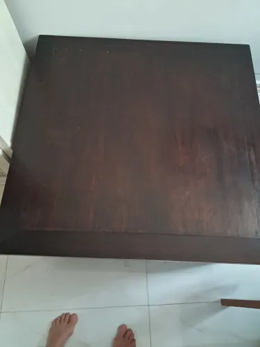 Mesa de centro 1,00x1 00, madeira maciça