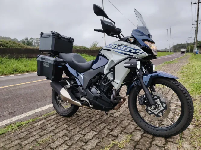 Vendo Kawasaki Versys 300 Tourer 2025. Muito nova.