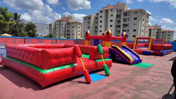 Futebol de Sabão e Brinquedos Infláveis