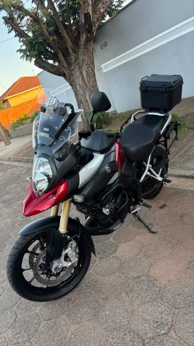Vendo ou troço Vstrom 1.000c zerada