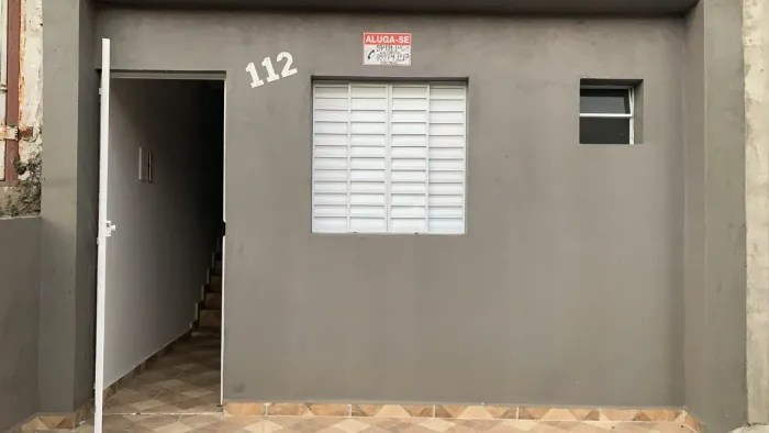Alugo prédio