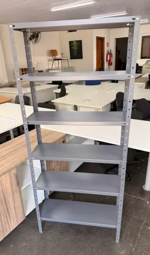 ESTANTE EM AÇO NOVA DESMONTADA NA CAIXA