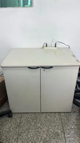 Armário Balcão Para Escritório Com 2 Portas e Chave Bege