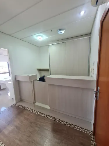 Oportunidade! Sala Comercial com Estrutura Completa e mobiliada! Ótima localização e totl